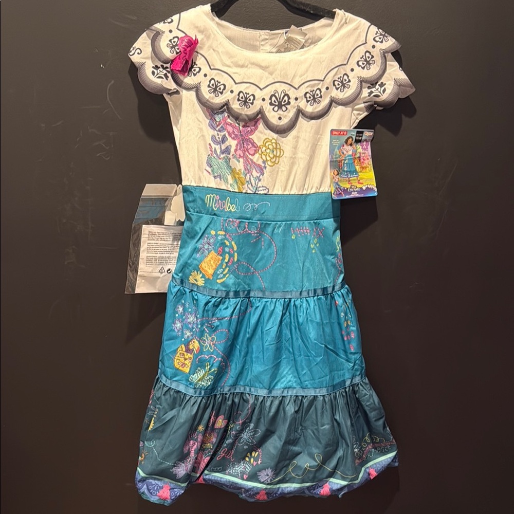 NWT: Disney Encanto Dress. Kids Med (7-8) Mirabel